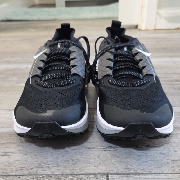 Nike ZoomX Zegama Trail Shoes - Black and White - Picture 3 of 4